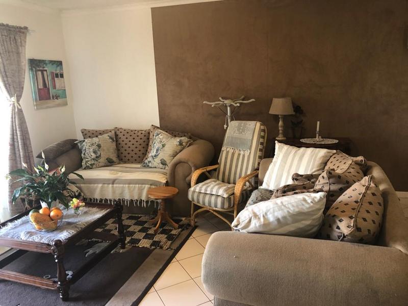 2 Bedroom Property for Sale in Somerset West Mall Triangle Western Cape